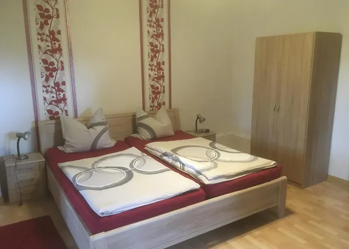 Nahe Sababurg Schloss * Trendelburg